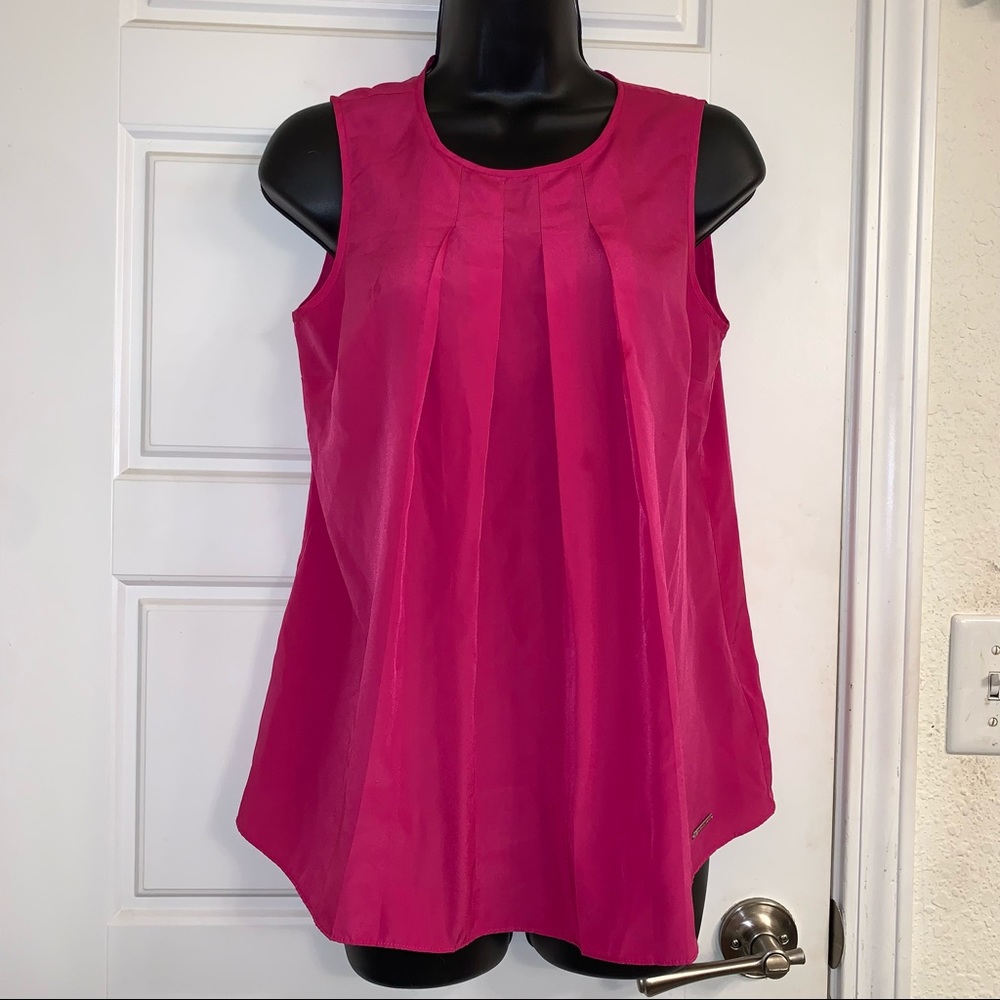 Hot pink pleated Michael Korrs Blouse 💗